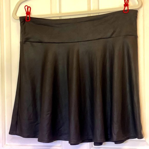 Forever 21 Vegan Leather Skater Skirt - Picture 1 of 3